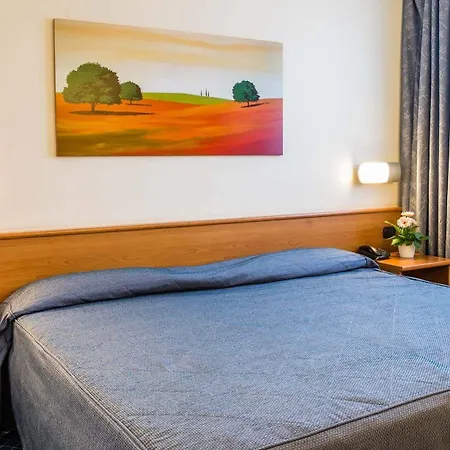 Hotell Gallia 3*