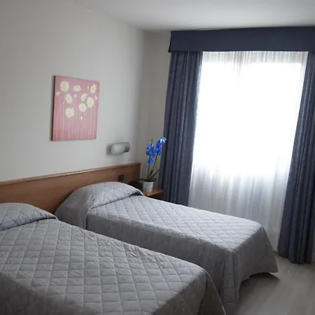 Hotel Gallia 3*